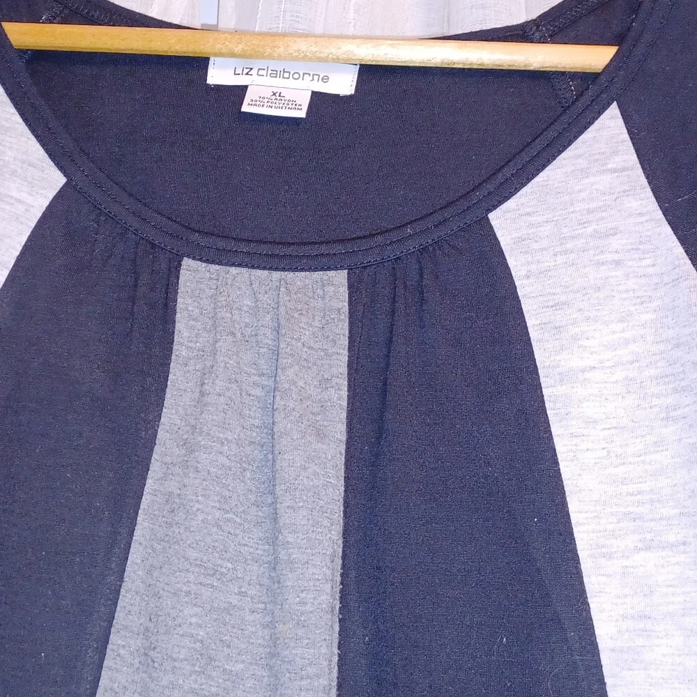 LIZ CLAIBORNE  Women's Black And Gray Knit Top XL